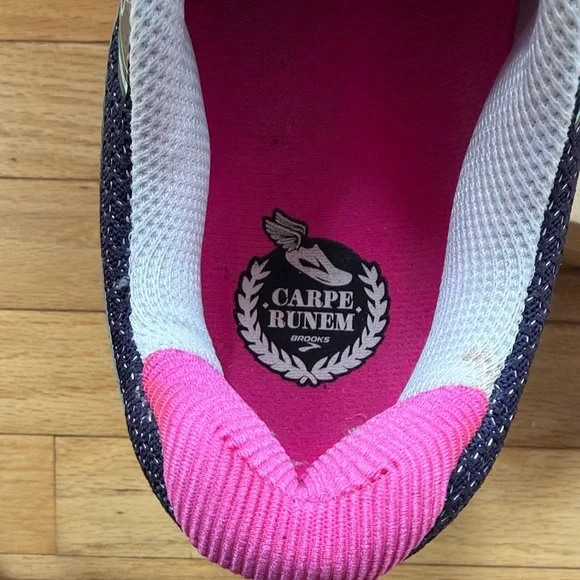 Brooks GTS 16 Women's Athletic Shoes - Aqua and Fuchsia - Picture 9 of 10